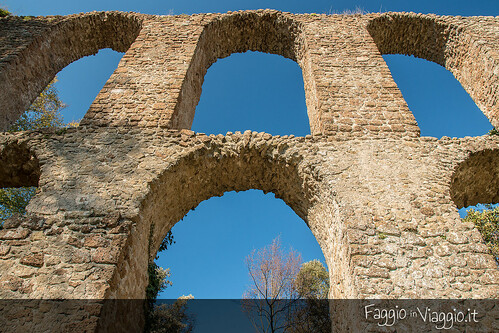 Arcate dell'acquedotto - Antica Monterano
